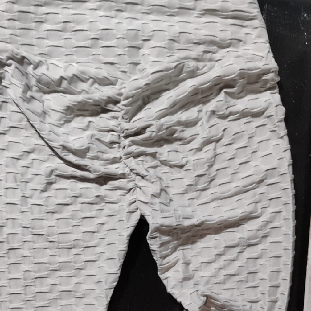 Body Shaping Textured Cream Leggings
